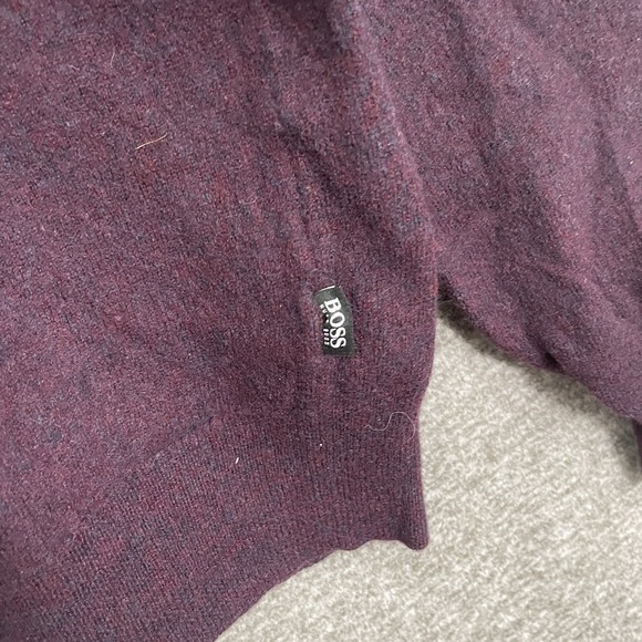 Hugo Boss Lambswool Sweater Mens Size Small Burgundy Purple Pullover‎ - Picture 2 of 8